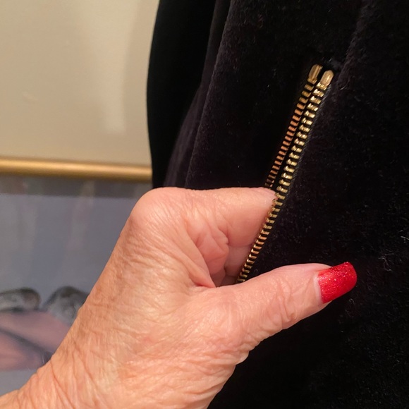 VINCE CAMUTO.  HOODIR  Large. So comfy. Great hardware 🎩 - Picture 4 of 11